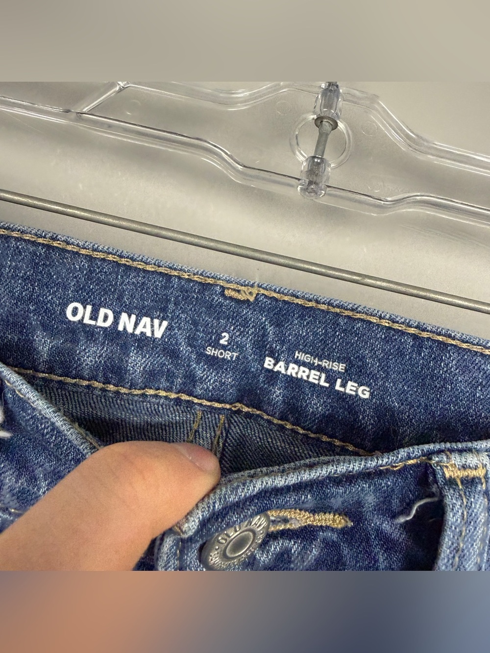 Old Navy High Rise Barrel Leg Short Jeans - Picture 4 of 5